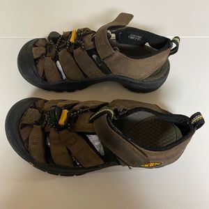 🍎 Keen Brown Leather Waterproof Sandals Sz 1 Kids
